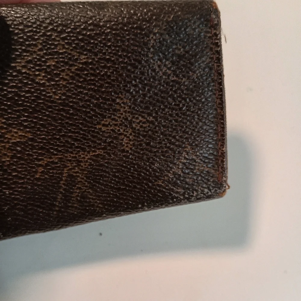 Authentic LOUIS VUITTON Monogram Multicles 6 Key Case
